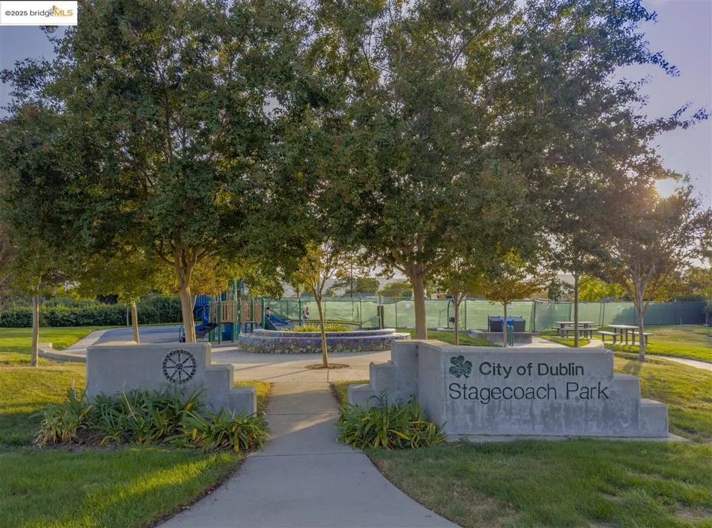 4153 Clarinbridge Cir, Dublin, California 94568 home-pic-40